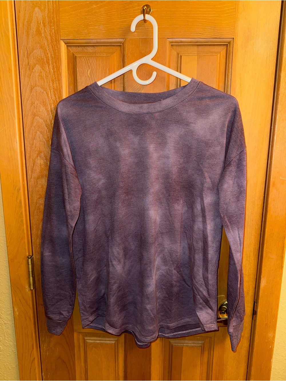 Women's Crewneck Long-Sleeve Sweater in Purple